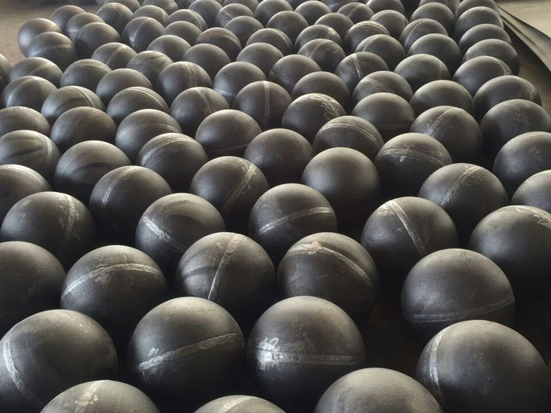 成品空心球倉庫